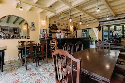 One Chun Cafe & Restaurant