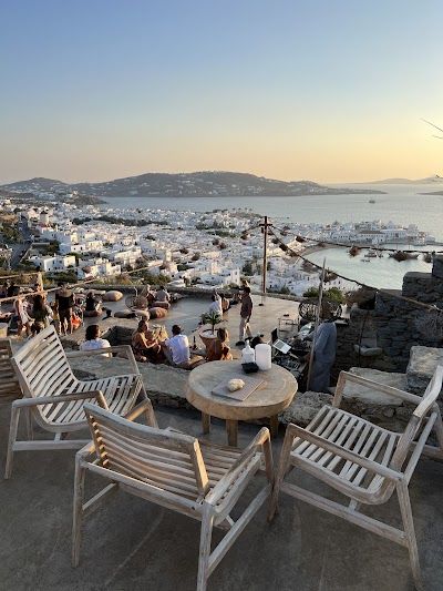 180º Sunset Bar