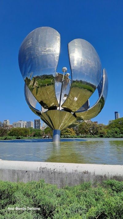 Floralis Generica