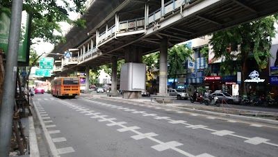 Si Lom Road