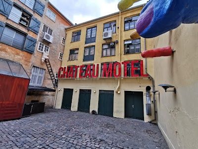 Chateau Motel