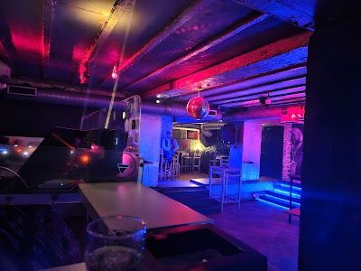 Silver & Smoke Club