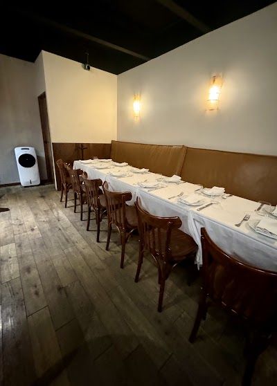 ER RRE Un Bistro